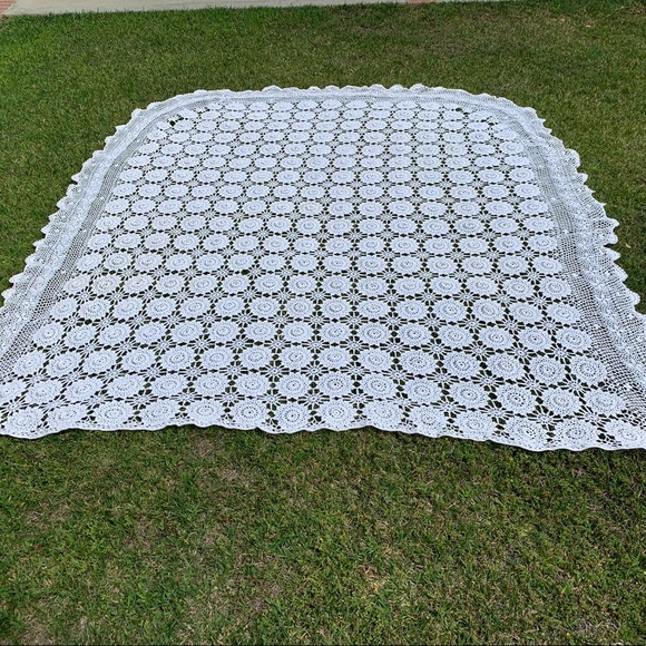 Bedspread - Picture 8 of 9